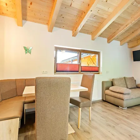In Hollerbach Near Kitzbuehel Lift, Cleaning Included Apartment